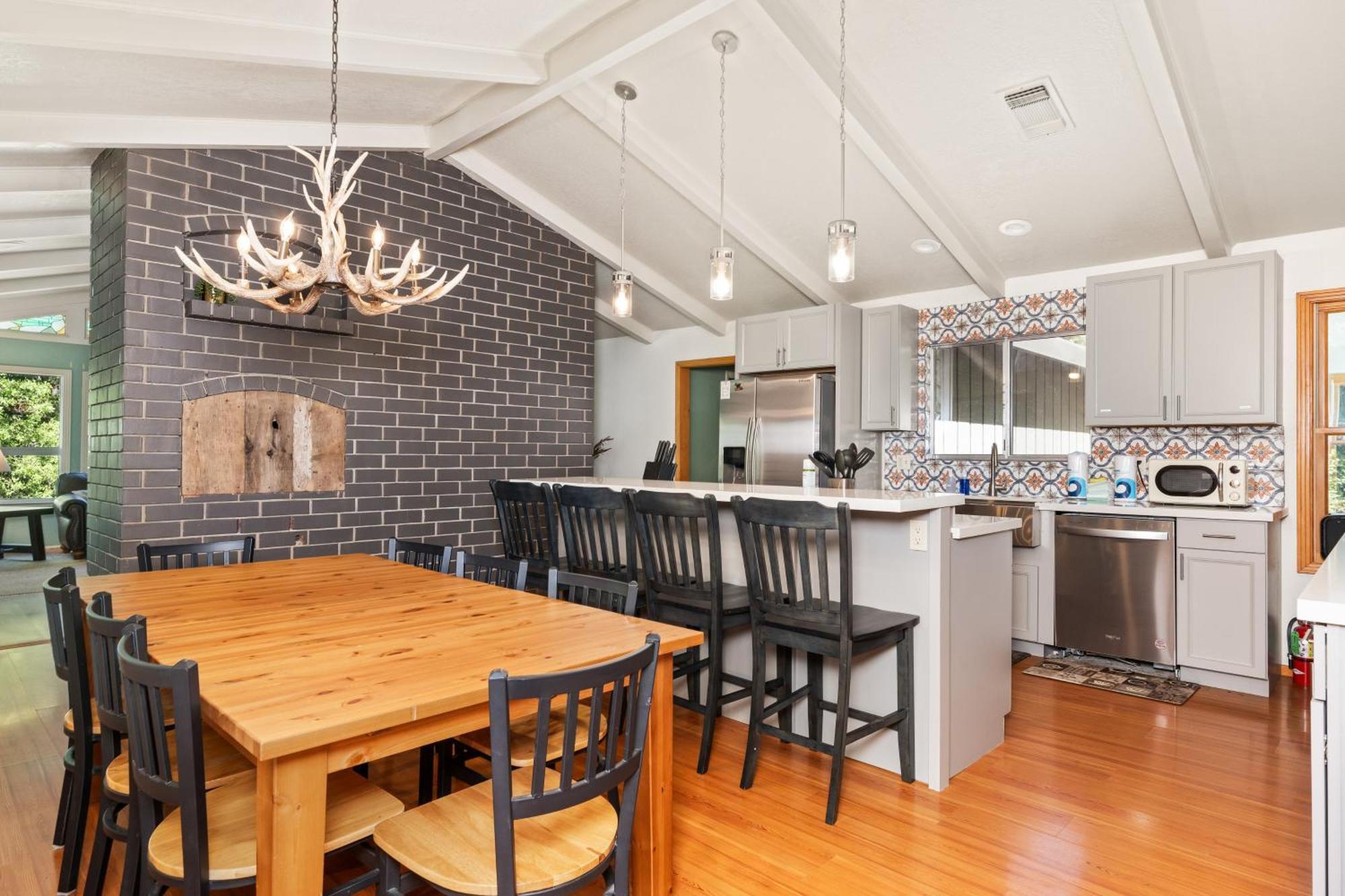 Sierra Mountain Escape - Brand New Spa/Game Room Holiday home Oakhurst